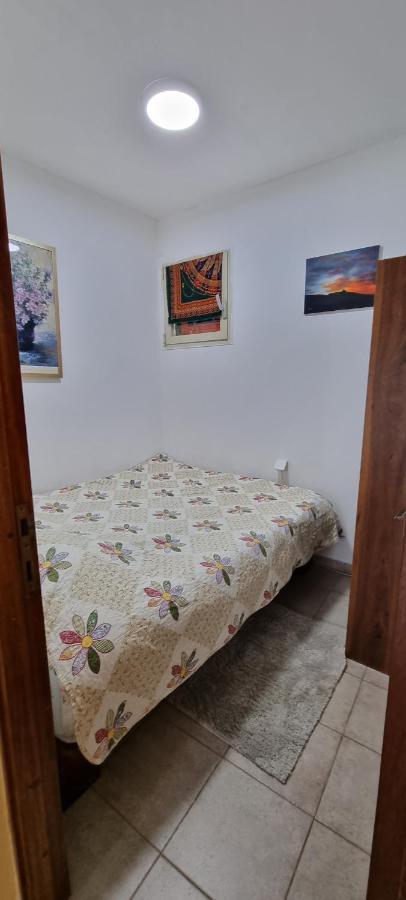Holiday Garden Apartment Кесарія Екстер'єр фото